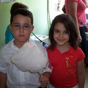 "Minik Ressamlar" Yılsonu Sergisi (2008)