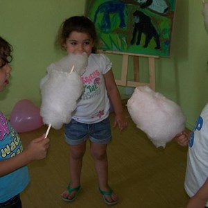 "Minik Ressamlar" Yılsonu Sergisi (2008)